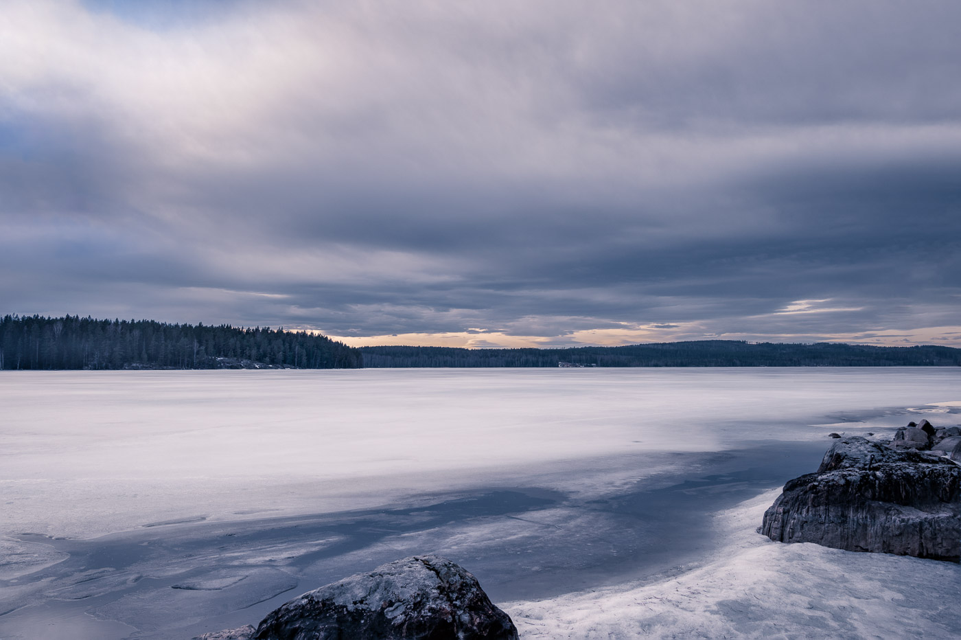 Frozen lake scape on a winter day in Sweden